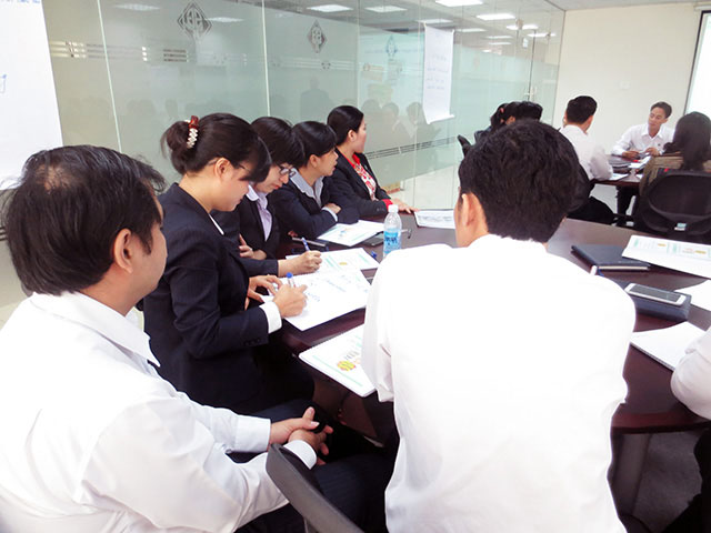 Kỹ năng hướng dẫn và động viên Nhân Viên làm việc hiệu quả - Sacombank (09 & 10.12.2014)